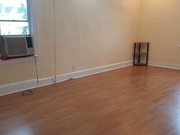 3rd image of 9416 117th St
