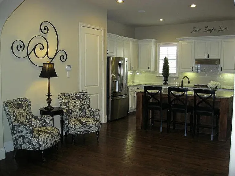 906 Greystone Dr — Photo 11