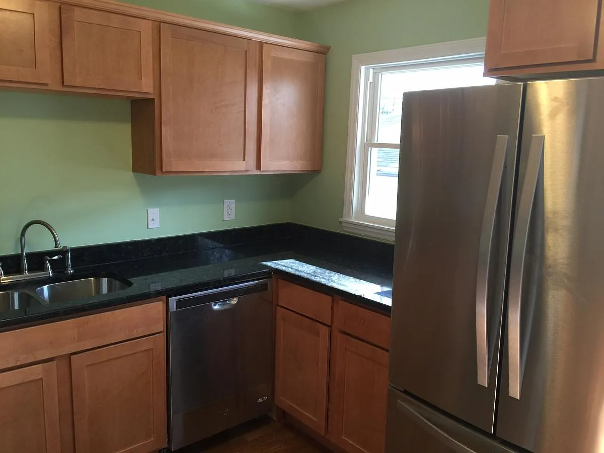 5 bed, 2210 sqft, $2,895 — Photo 4