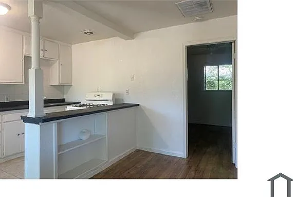 2749 Fairfield St #4 — Photo 1