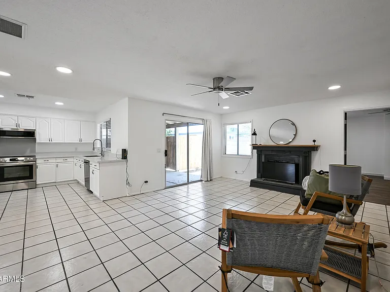 5833 W John Cabot Rd — Photo 13