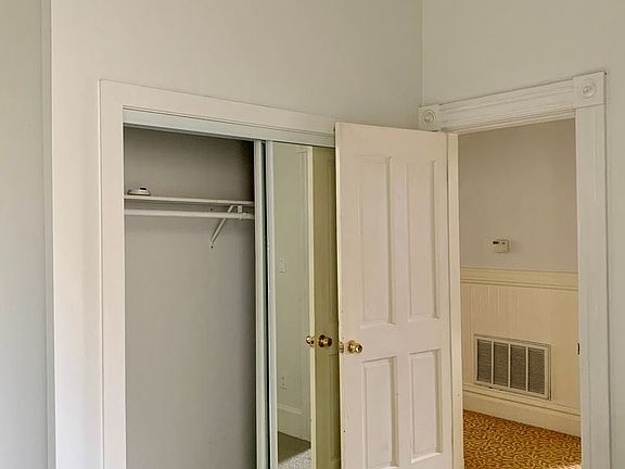 5th image of 304 Steiner St APT B