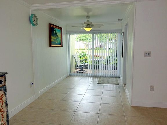 4th image of 608 12th Ave S #608