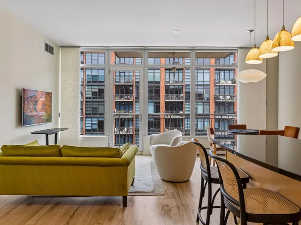 215 10th Ave S Unit 633, Minneapolis, MN 55415