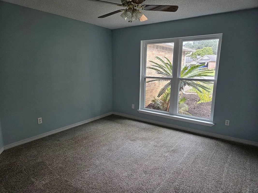 4 bed, 1926 sqft, $2,600 — Photo 4