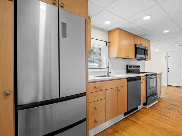 4 Oak St, Gloucester, MA