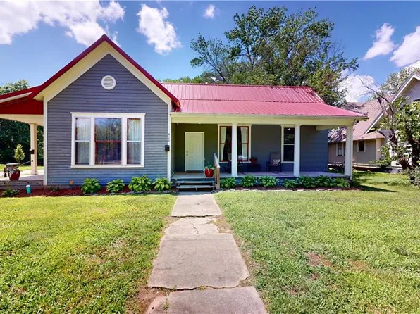 428 S Adams St, Nevada, MO 64772