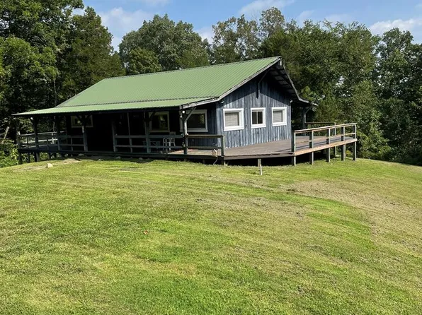 150 Bakers Point Rd, Byrdstown, TN 38549