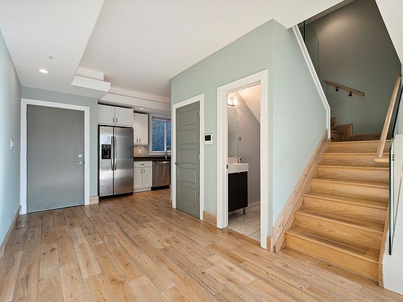 5th image of 2032 Frankford Ave #22
