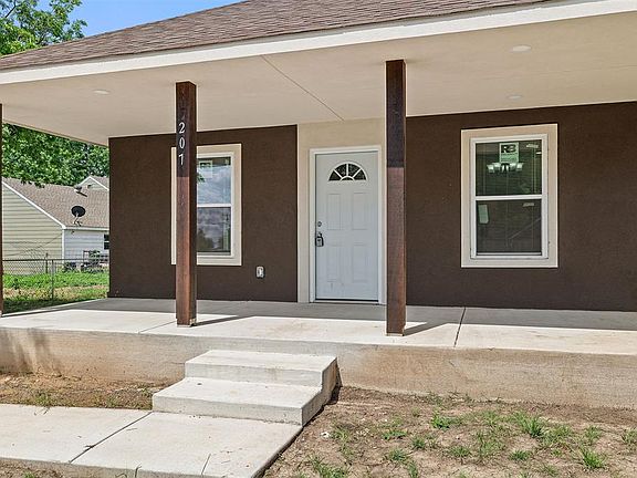 3rd image of 207 N K Ave