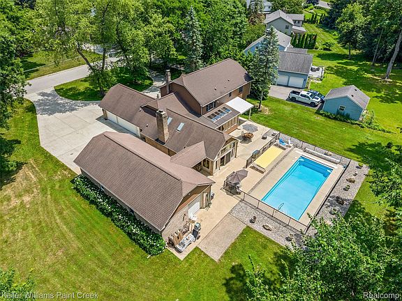 2nd image of 5408 Coral Ridge Dr