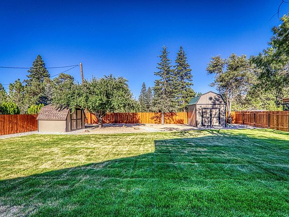 5th image of 330 Sierra Ln