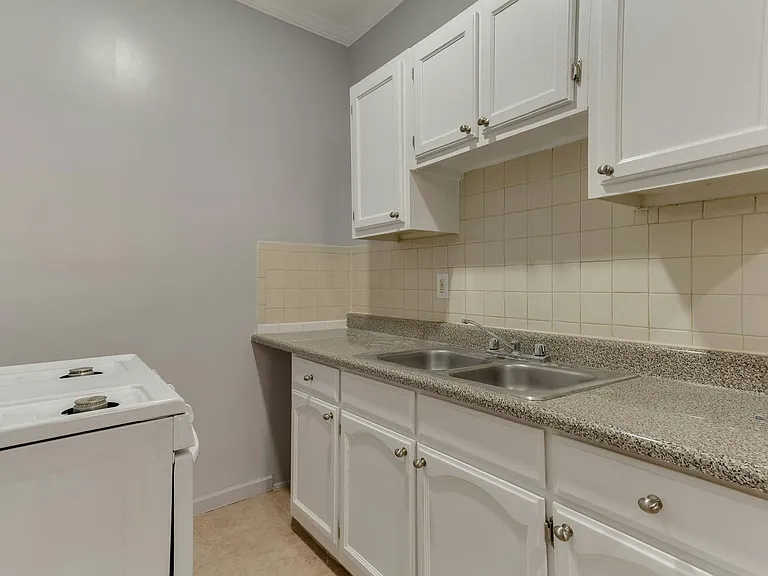 730 S Catalina St — Photo 12
