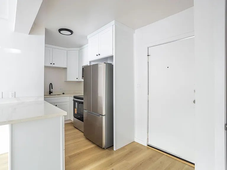 1811 Tamarind Ave — Photo 40