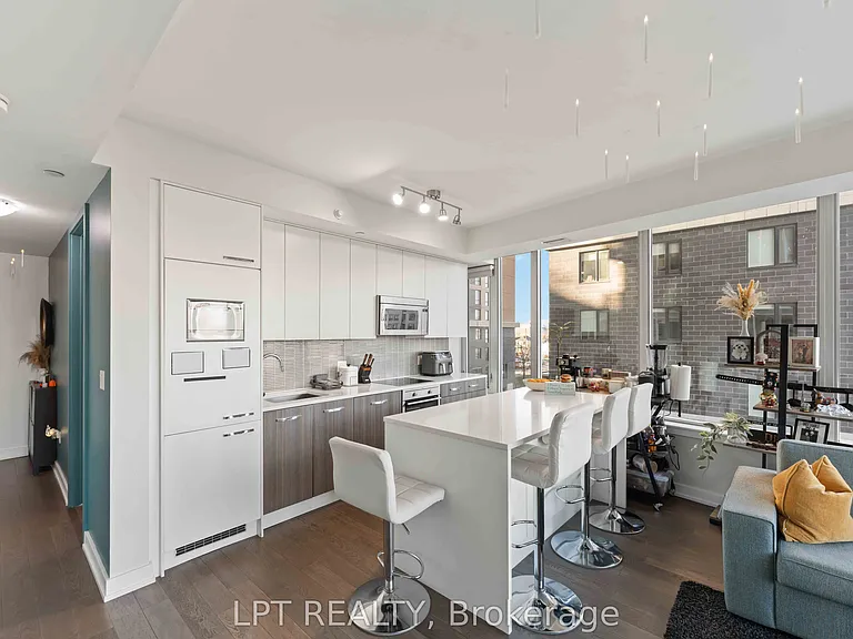 111 Champagne Ave S #307 — Photo 20