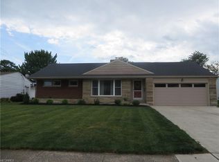 2511 Struhar Dr, Rocky River, OH 44116