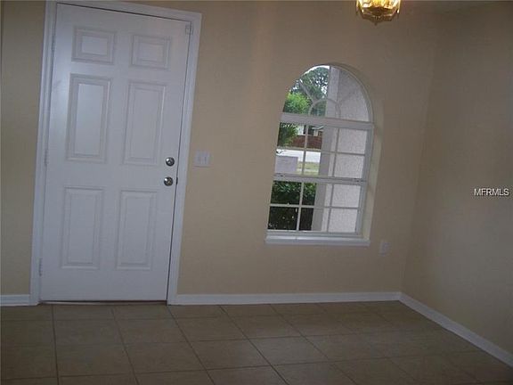 3rd image of 180 Larchmont Dr