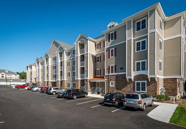 Aspen Regency — Photo 29