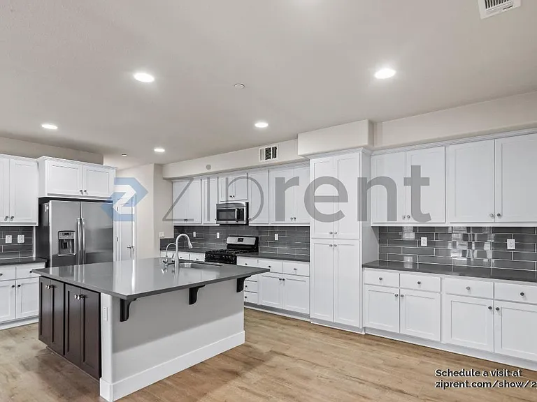 3786 Vine St — Photo 10