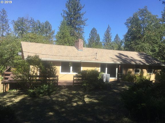3rd image of 4247 Redwood Hwy