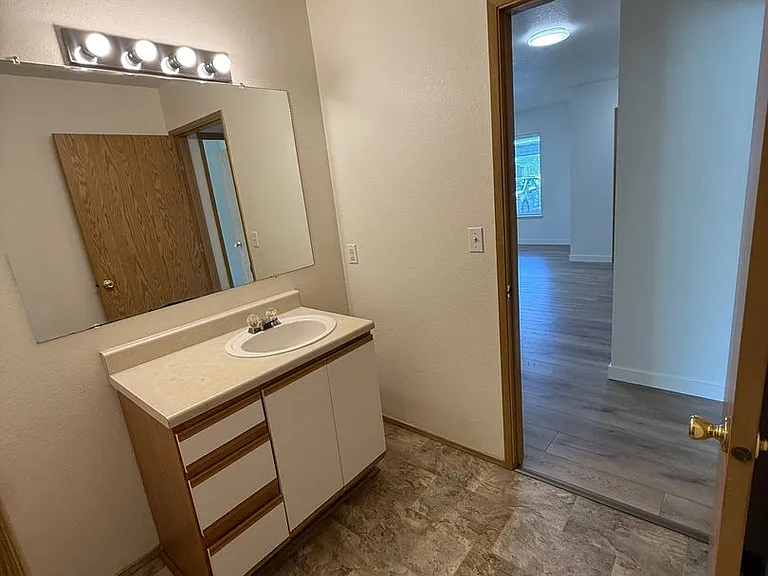 5388 N Hills Dr — Photo 15