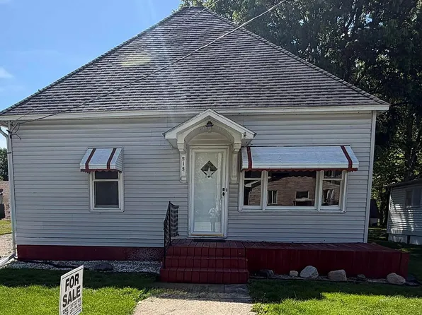 215 S Saint John St, Bethany, IL 61914