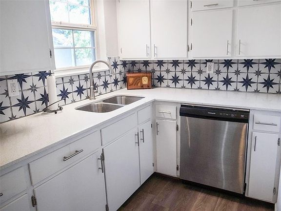 4th image of 3521 Sheryl Dr