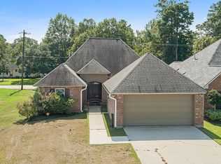 30311 Adora Ave, Denham Springs, LA 70726
