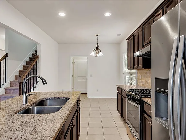 4920 Breezewood Cir — Photo 12