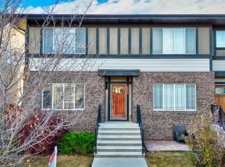 198 SW Masters Ave SE, Calgary, AB T3M 2B7