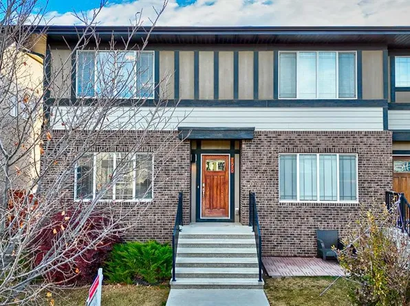 198 SW Masters Ave SE, Calgary, AB T3M 2B7