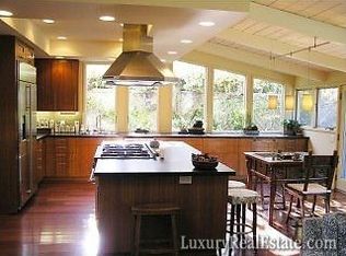 147 Old Adobe Rd, Los Gatos, CA 95032