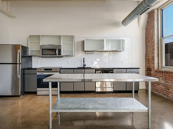 2nd image of 444 N 4th St Unit 401