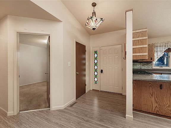 2nd image of 3111 Buttercup Dr