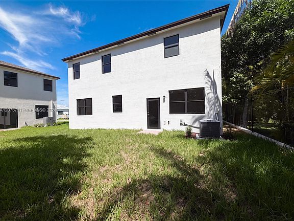 5th image of 13020 SW 221st St
