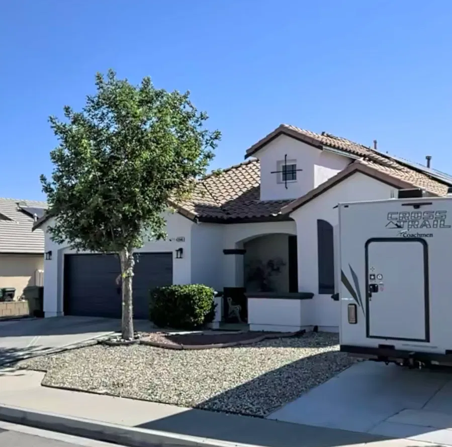 3 bed, 2289 sqft, $3,200 — Photo 1