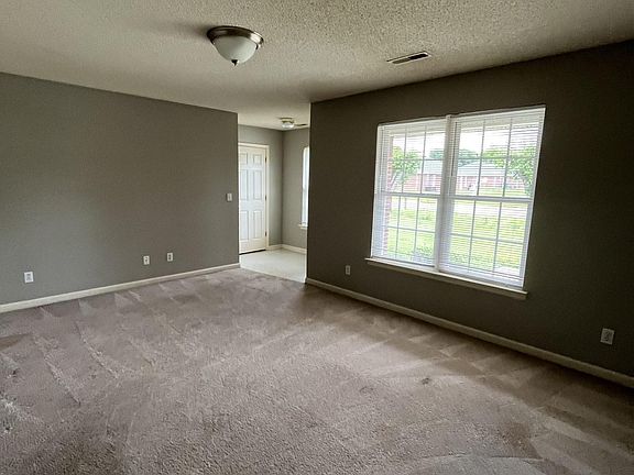 4th image of 72 Briar Cir #72