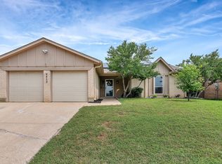 6453 Westridge Dr, Watauga, TX 76148