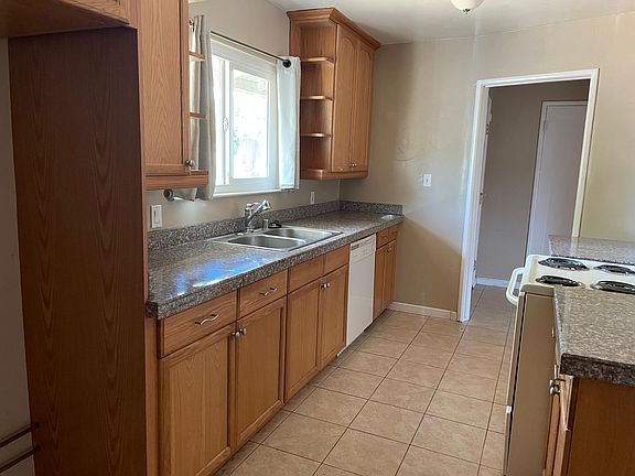 5th image of 3220 Wemberley Dr