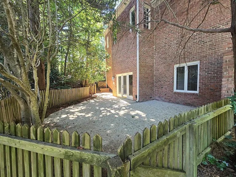 102 Eyemouth Ct — Photo 30