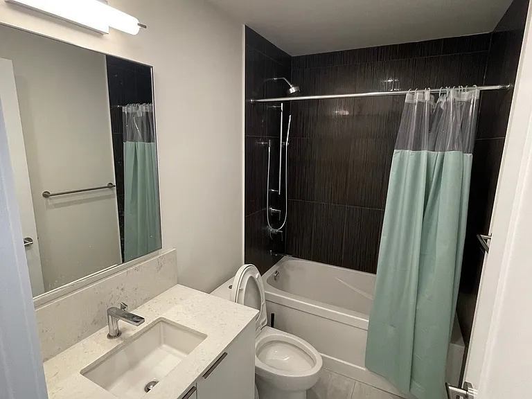 28 Freeland St #1701A — Photo 2