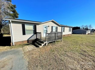 3826 Berry Creek Cir, Granite Falls, NC 28630