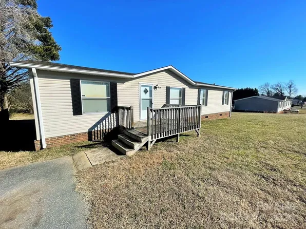 3826 Berry Creek Cir, Granite Falls, NC 28630