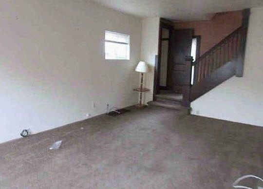 2nd image of 142 Pasadena Ave