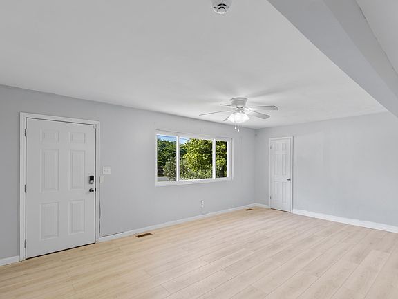 5th image of 3345 Crawford Dr SE