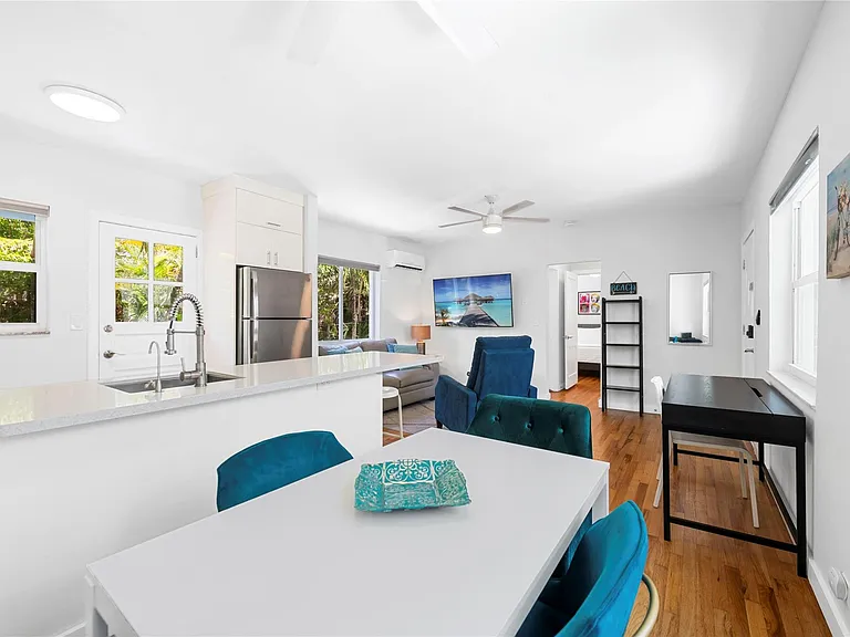 3015 Seville St #6 — Photo 15