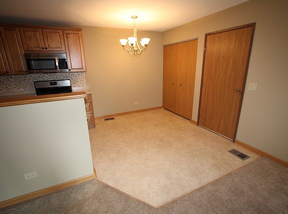 5th image of 721 Elm Ln APT 101