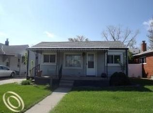 21112 Masonic Blvd, Saint Clair Shores, MI