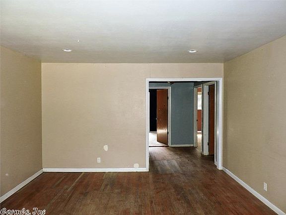 5th image of 505 Hollywood Ave