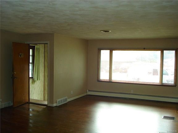 3rd image of 1132 Parkside Ave